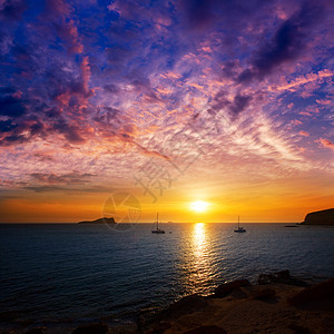 圣何塞的Ibiza日落太阳血管海岸阳光晴天假期海洋蓝色戏剧性橙子图片