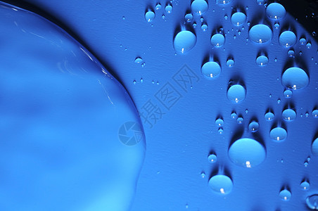 蓝水滴宏观液体反射天气饮料环境飞沫雨滴气泡玻璃图片