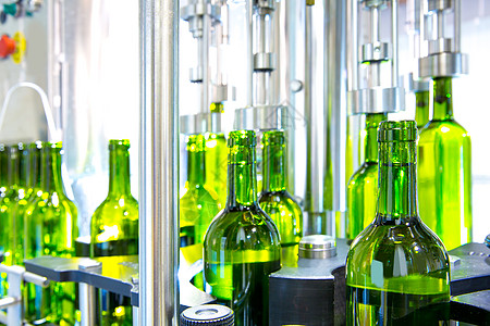 酒厂装瓶机中的白葡萄酒店铺酿酒产品味道玻璃工厂发酵湿度文化饮料图片