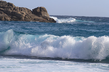 波浪游泳海洋海滩浮潜蓝色冲浪泡沫鲨鱼白色背景图片
