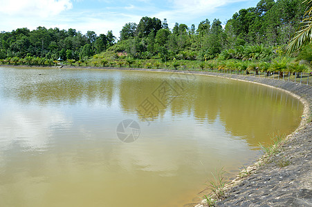 水坝边缘环境岩石贮存水池流动天空水库活力工程图片