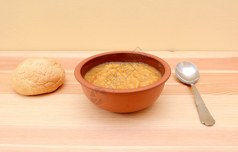 红心扁豆汤 配有果壳面包卷图片
