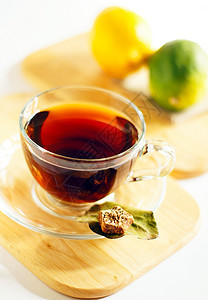 一杯茶和柠檬水果木头液体生活叶子浆果玻璃甜点美食农业图片