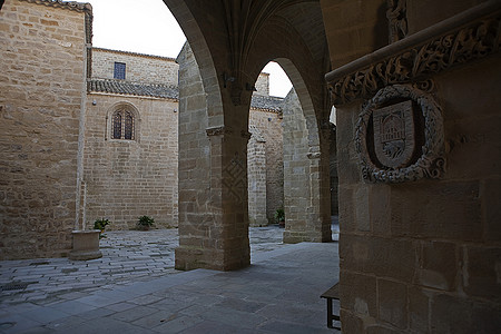 西班牙Jaen省Ubeda教堂和盾牌布道图片