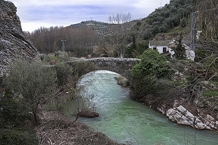 西班牙安达卢西亚格拉纳达省村庄附近科洛梅拉河通道上的罗马桥电流景观流动自然景观水流图片