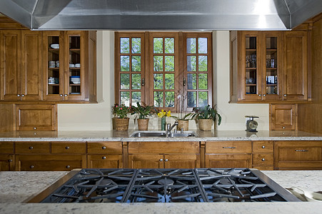 古典厨房中央设计排气扇冰箱家庭房地产早餐场景厨具贮存图片