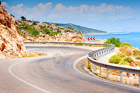 山中的道路 在山上颠倒图片