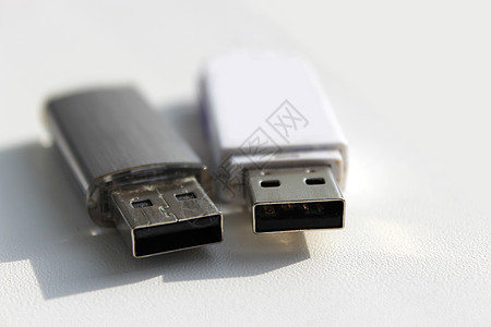 2 USB 闪存驱动器图片