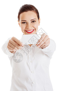 拥有私人卡片的漂亮女商务人士工作女性职员工人震惊正装管理人员成功个人商务图片