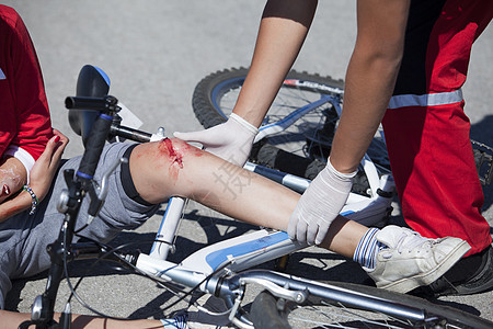 自行车秋季医生舞台妆痛苦疾病交通情况伤害护理人员瘢痕手臂图片