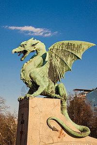 卢布尔雅那著名的龙桥怪物首都城市雕塑历史故事传统旅游天空纪念碑图片