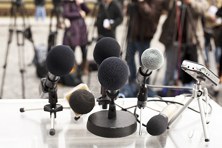 记者新闻发布会麦克风广播媒体录音信息活动扬声器布会收音机摄像师背景图片