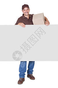 快乐快递员持有纸盒和牌卡广告牌贮存服务推介会木板标语海报劳动货物男性图片
