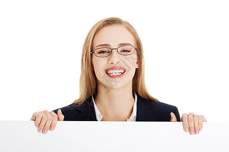 拥有空板 复制空间的漂亮女商务人士木板人士微笑广告工作成功老板商务幸福商业图片