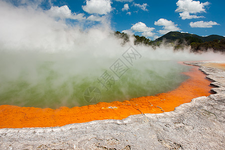 香槟池水池公园热液矿物天空旅行橙子地热气泡火山图片