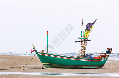 沙滩上渔船渔夫海岸航海码头血管食物海浪海洋钓鱼反射图片