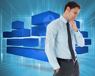 深思熟虑的商务人士与下巴搭手的综合形象钥匙绘图计算机技术男性口袋领带安全条纹屏幕图片