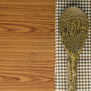 厨房毛巾和木本背景的勺子餐饮刀具检查首席食谱处方织物木头卡片食欲背景图片