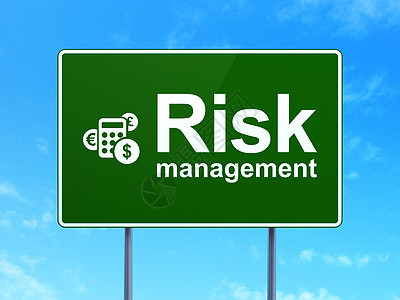 财务概念 风险管理和道路标志背景计算器;路标背景图片