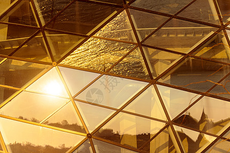 现代建筑的简图图片窗户日落反射玻璃太阳光线金属框架活力阳光反光图片