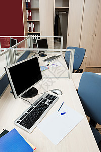 现代办公室蓝色键盘老鼠教育电脑课堂技术工作桌面地点图片