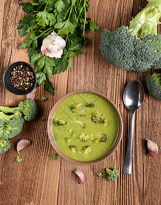 花椰菜汤蔬菜奶油营养饥饿桌子饮食素食花束木头木板图片