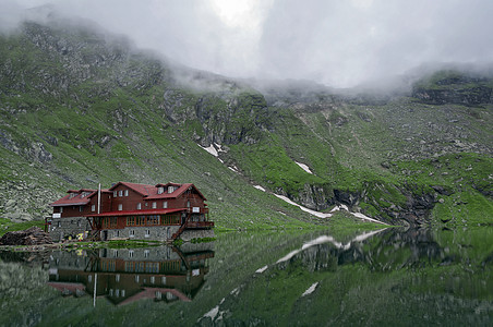 山区地貌荒野风景生态高山自然景观国家地标旅游岩石反射图片