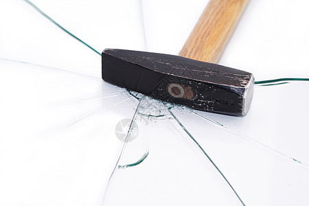 锤和玻璃锤击工作碰撞丑闻力量破坏碎玻璃概念性犯罪工具图片