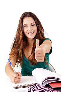 一位年轻快乐学生举起拇指的肖像青少年女学生演讲大学青年学习学校成人女士女孩图片
