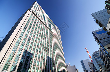 日本建筑中蓝天背景的蓝色天空图片