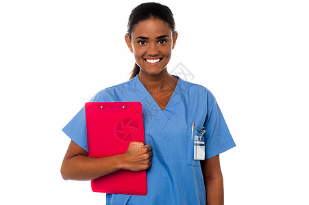 值勤时持有剪贴板的女护士诊所快乐混血女孩医师职业女士微笑处方外科图片
