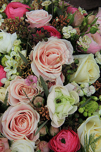 粉红和白白新娘安排婚礼中心花朵庆典装饰品玫瑰团体婚姻花瓣植物群图片
