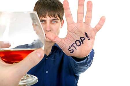 青少年拒绝饮酒手臂棕榈邮票酗酒衬衫饮料男性厌恶液体男人图片