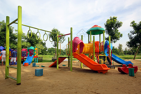 儿童游乐场玩具教育喜悦公园院子孩子们孩子游戏童年闲暇图片
