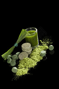 绿色食品补充药物地面刀刃绿汁饮料小麦玻璃螺旋营养草药图片