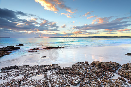 澳大利亚新南威尔士州Jervis Bay的黎明颜色图片