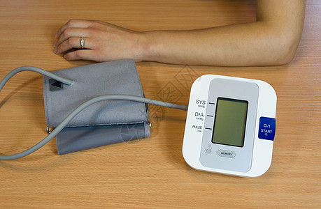 和数字血压测量结果的统计图片