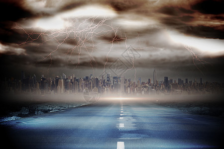 暴风天与龙卷风在路对面螺栓黑暗多云闪电地平线天空景观建筑城市摩天大楼图片