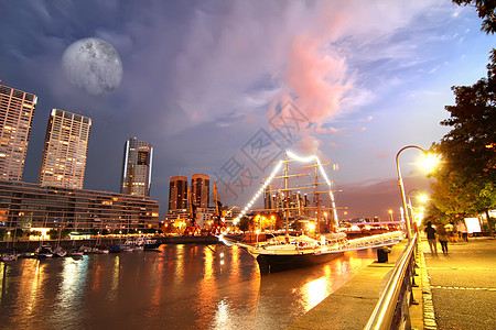 布宜诺斯艾利斯的马德罗港天空月亮房地产建筑学首都投资城市地标旅行邻里图片