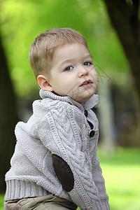 Trindy 2岁男孩装扮场地童年男生情感青年思维羊毛衣服姿势毛衣图片