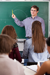 老师当着黑板的面图片
