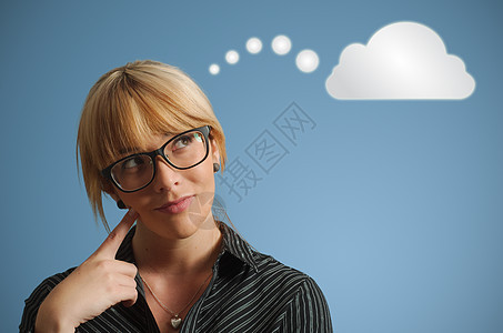 商业妇女思考云或计算人士蓝色商务创新数据服务器想像力传播云计算投影图片