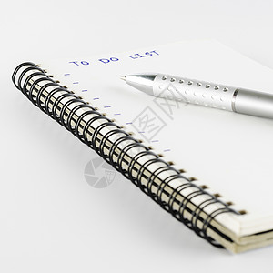 有笔笔写作用于列出单词的笔记本小路记事本笔记床单办公室教育文档螺旋日记活页夹图片