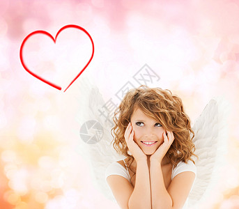 幸福快乐的少女天使女孩微笑福利快乐女士翅膀幸福女性戏服卷曲青少年图片
