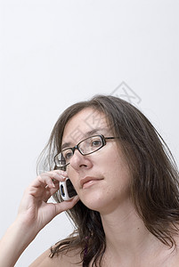 打电话的妇女女性客厅电话女士手机黄色背景图片