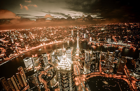 中国上海 2011年8月6日 城市景象天线从t建筑办公室景观中心反射地标吸引力旅游摩天大楼蓝色图片