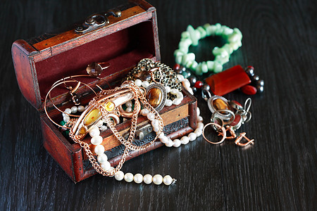 珠宝工艺珠宝盒艺术耳环工艺宝藏宝石琥珀色女性手镯个人饰品背景