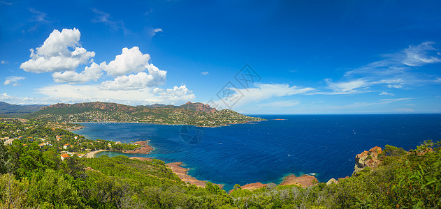 法国的Cote dAzur 全景血管旅行海岸线海景太阳游客岩石热带海滩游艇图片