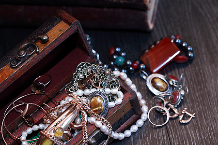 珠宝盒戒指宝石女性宝藏对象艺术遗产配饰项链多样性图片