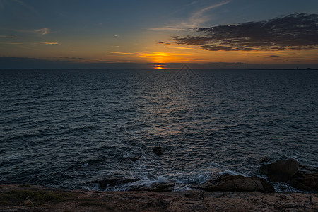 日落海景晴天帆船海岸线地平线支撑假期橙子热带海岸旅游图片